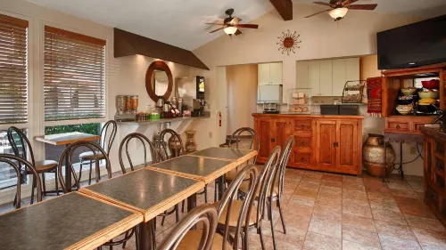 Best Western Casa Grande Inn Restauration Photos