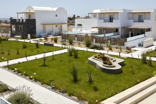 Sea Breeze Santorini Beach Resort, Curio Collection by Hilton À ne pas manquer Photos