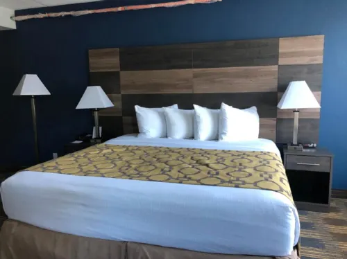 Baymont by Wyndham Addison Номера Photos