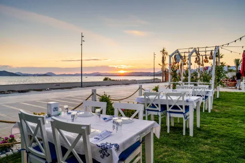 URAS BEACH HOTEL Restauration Photos