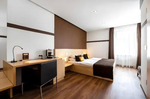 Promenade City Hotel Photos