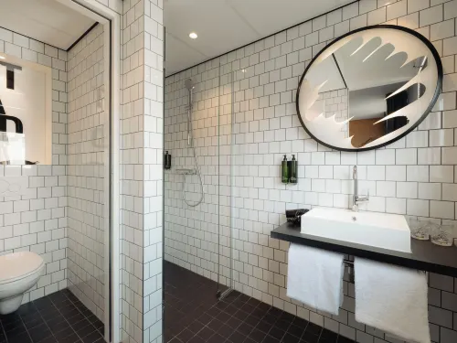 Conscious Hotel the Tire Station Camere Photos