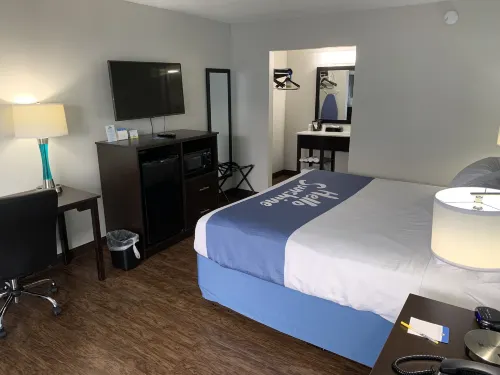 Days Inn by Wyndham Goldsboro Rooms Photos