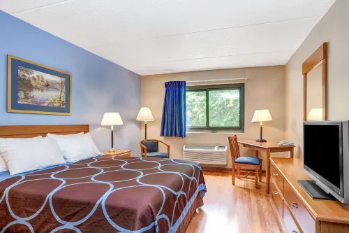 Super 8 by Wyndham Mahwah Rooms Photos