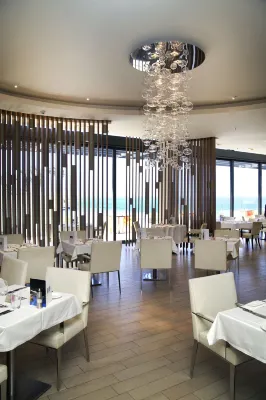 Noom Hotel Dakar Sea Plaza, a member of Radisson Individuals Restauration Photos