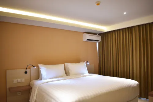 Grand Metro Hotel Tasikmalaya Kamar Photos