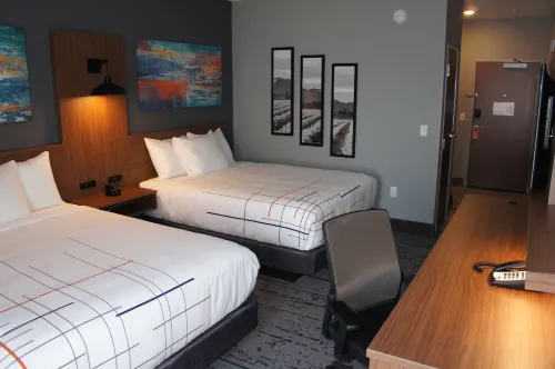 La Quinta Inn & Suites by Wyndham Marysville Photos