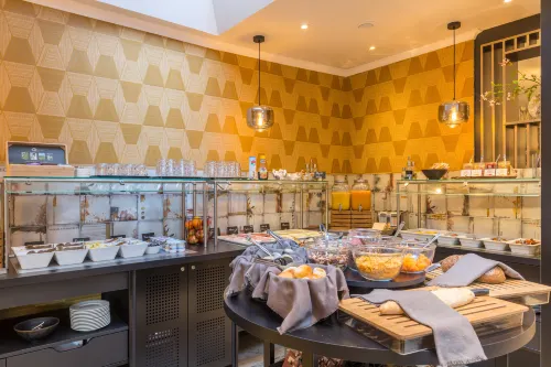 Leonardo Hotel Antwerp the Plaza Dining Photos