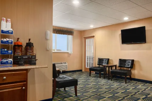 FairBridge Inn Express Buffalo Airport Williamsville Public Areas Photos