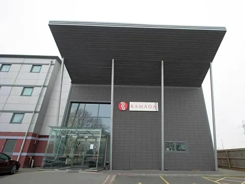 Ramada by Wyndham Oldbury Birmingham Extérieur Photos