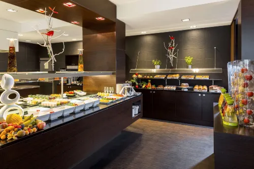 NH Danube City Dining Photos