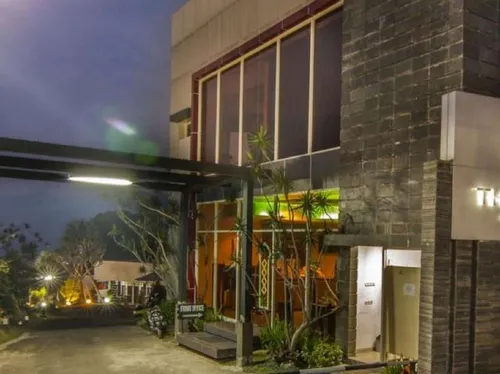 The Rizen Hotel Eksterior Photos