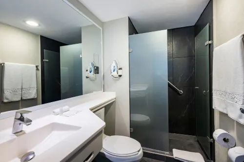 City Express Plus by Marriott Cali Colombia Rooms Photos