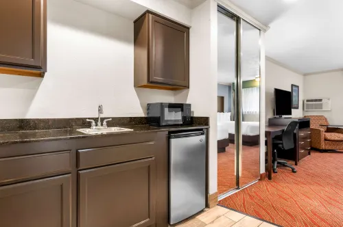 Best Western Plus Parkway Inn Rooms Photos