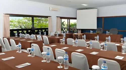 Grand Whiz Hotel Trawas Mojokerto Fasilitas Bisnis Photos