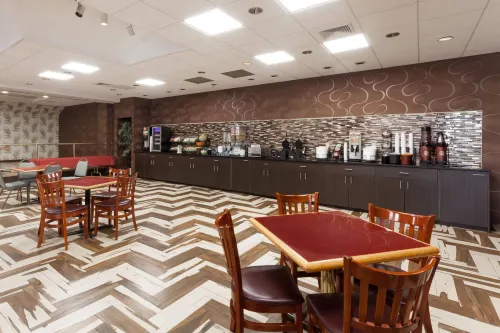 Ramada by Wyndham Newburgh/West Point Makanan Photos