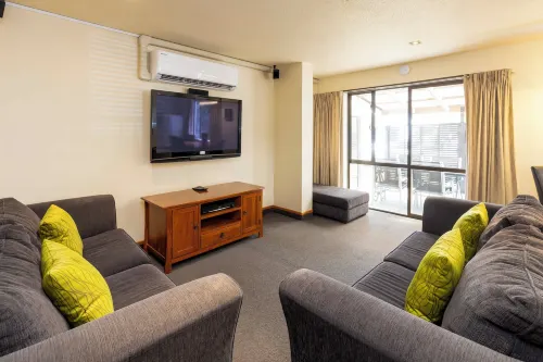 Airport Gateway Motor Lodge Photos