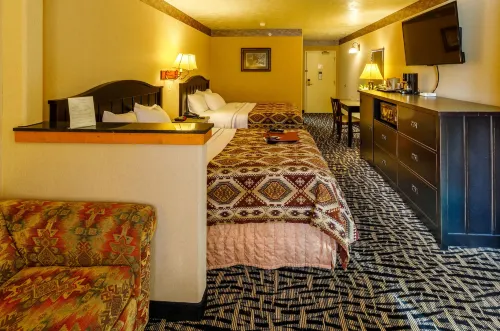 49'er Inn & Suites Rooms Photos
