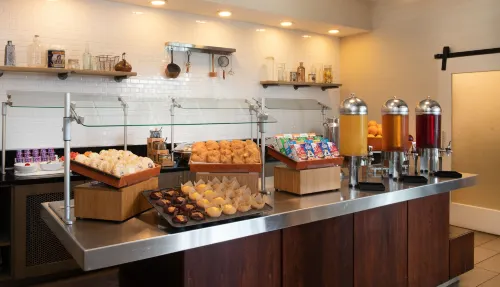 DoubleTree by Hilton Hotel and Suites Charleston Airport Питание Photos