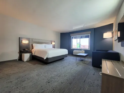 Holiday Inn Express San Diego South - Chula Vista Rooms Photos