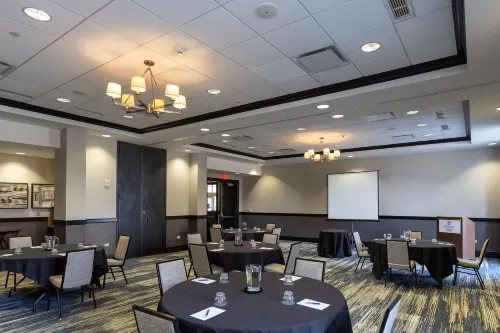 Sheraton Chicago Northbrook Dining Photos