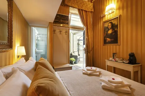 Canova Rooms in Spanish Steps Photos