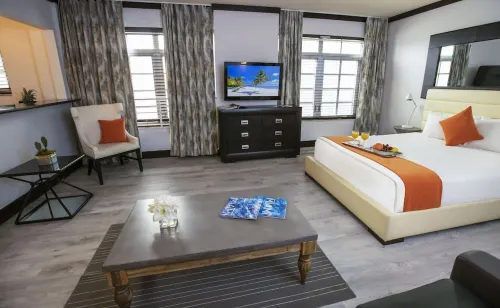 Lincoln Arms Suites Rum Photos