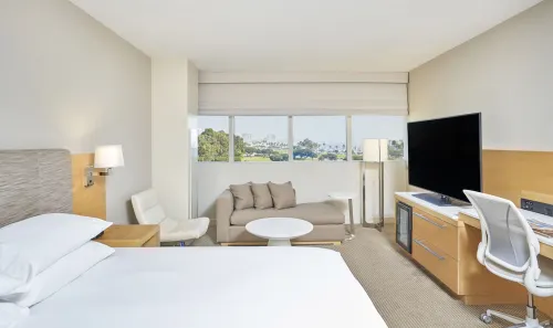 Hyatt Regency Long Beach Huoneet Photos