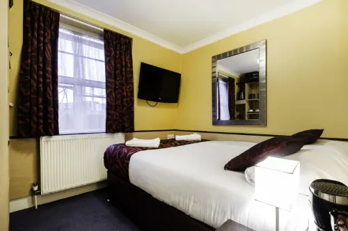 Tudor Court Hotel Photos