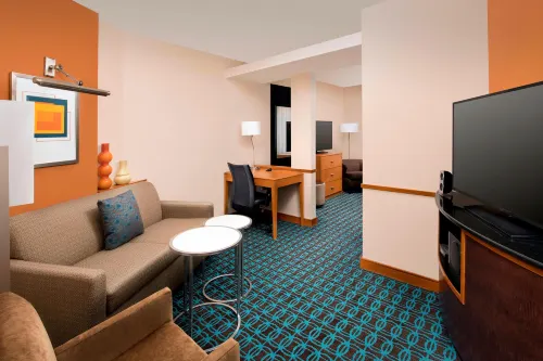 Fairfield Inn & Suites Washington, DC/New York Avenue Rooms Photos