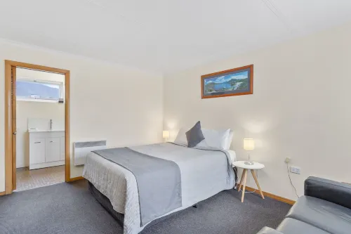 Martin Cash Motel Rooms Photos