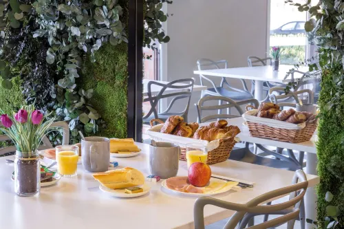Sure Hotel by Best Western St-Amand-Les-Eaux Restauration Photos