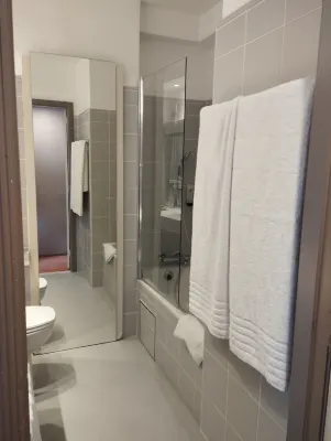 New Hotel Charlemagne Photos