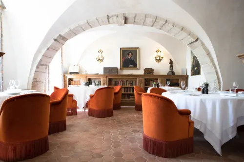 Airelles Gordes, La Bastide Restauration Photos