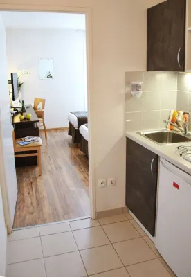 Appart Hôtel - Séjours et Affaires / Résidence étudiante - Les estudines Caen Le Clos Beaumois 22 Chambres Photos