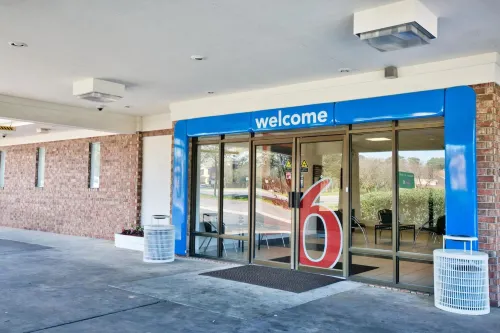 Motel 6 Tallahassee, FL - Downtown Public Areas Photos