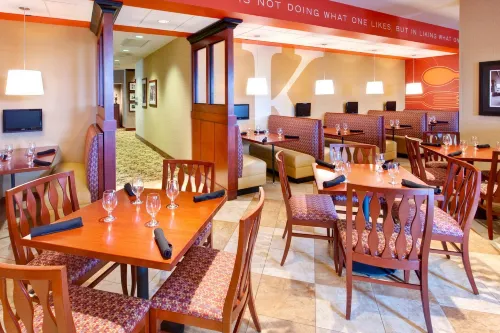 Holiday Inn & Suites Memphis -  Wolfchase Galleria Restauration Photos