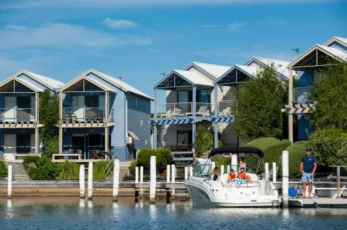 Captains Cove Resort - Waterfront Apartments Esterni Photos