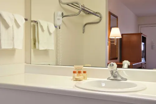 Days Inn by Wyndham Plainfield Photos