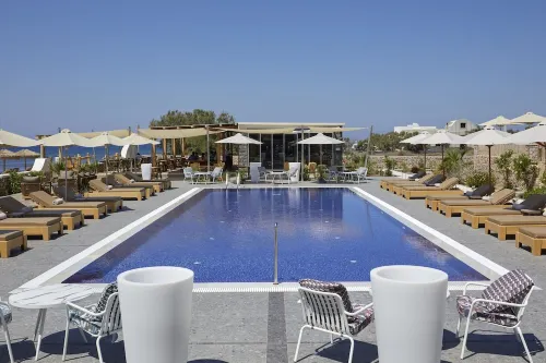 Sea Breeze Santorini Beach Resort, Curio Collection by Hilton Loisirs et amusements Photos