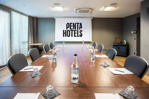 B&B Hotel Birmingham Centre Business Photos