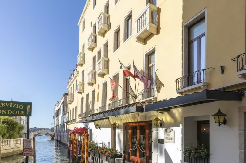 Baglioni Hotel Luna Udvendigt Photos