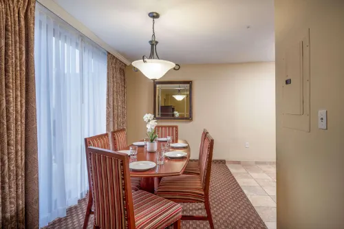 Clarion Collection Hotel Arlington Court Suites Dining Photos