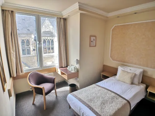 Lancaster Hall Hotel Zimmer Photos