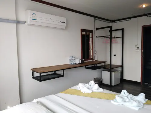 PIMPIMARN BEACH HOTEL Camere Photos