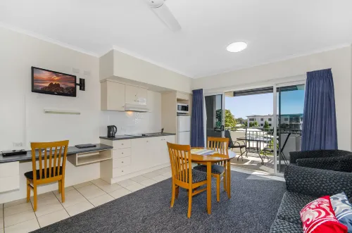 Madison Ocean Breeze Apartments Rooms Photos