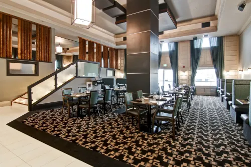 Chateau Nova Yellowknife Restauration Photos