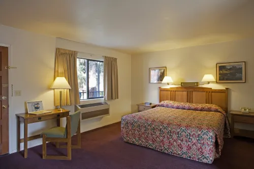 Mariposa Lodge Featured Photos