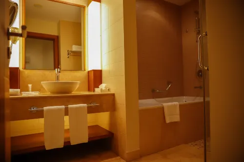 Crowne Plaza Sohar Chambres Photos