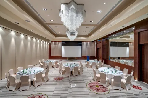 Crowne Plaza Duqm Business Facilities Photos